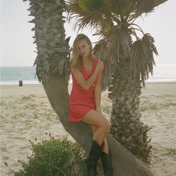 THE ROXY in Red Dragon - Picture 4 of 6